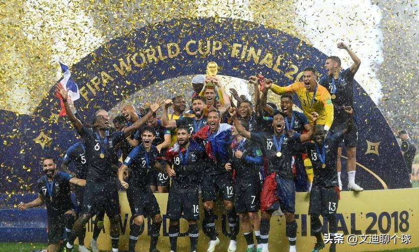 阿诺德受伤影响皇马阵容，巴尔韦德需客串右后卫，球迷呼吁调整阵型。