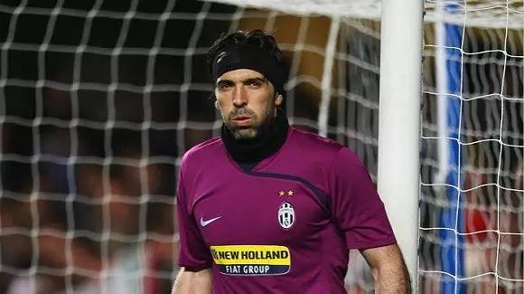 本泽马评选历史最佳阵容：