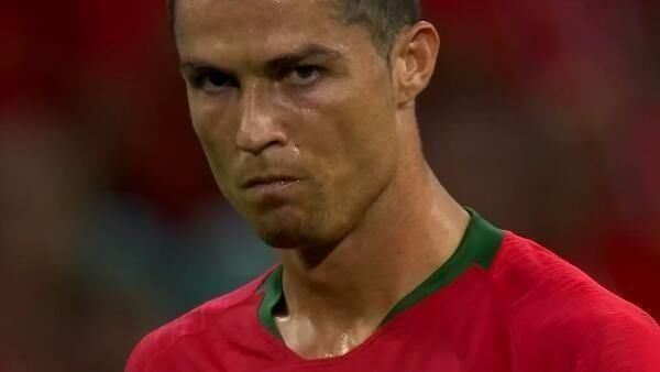 解析波士顿红袜队芬威球场绿色怪物对左打者的战术性心理压迫