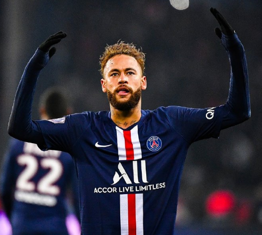 印媒：梅西印度行组织者被控8项罪名，被判决拘留14天（印媒称梅西访印活动组织者涉8项罪名，已被下令拘留14天）