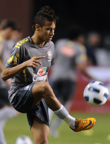 戴格诺特助力卡尔森扭转局势，2分钟轰下11分（戴格诺特临场指挥奏效，卡尔森两分钟连拿11分扭转战局）