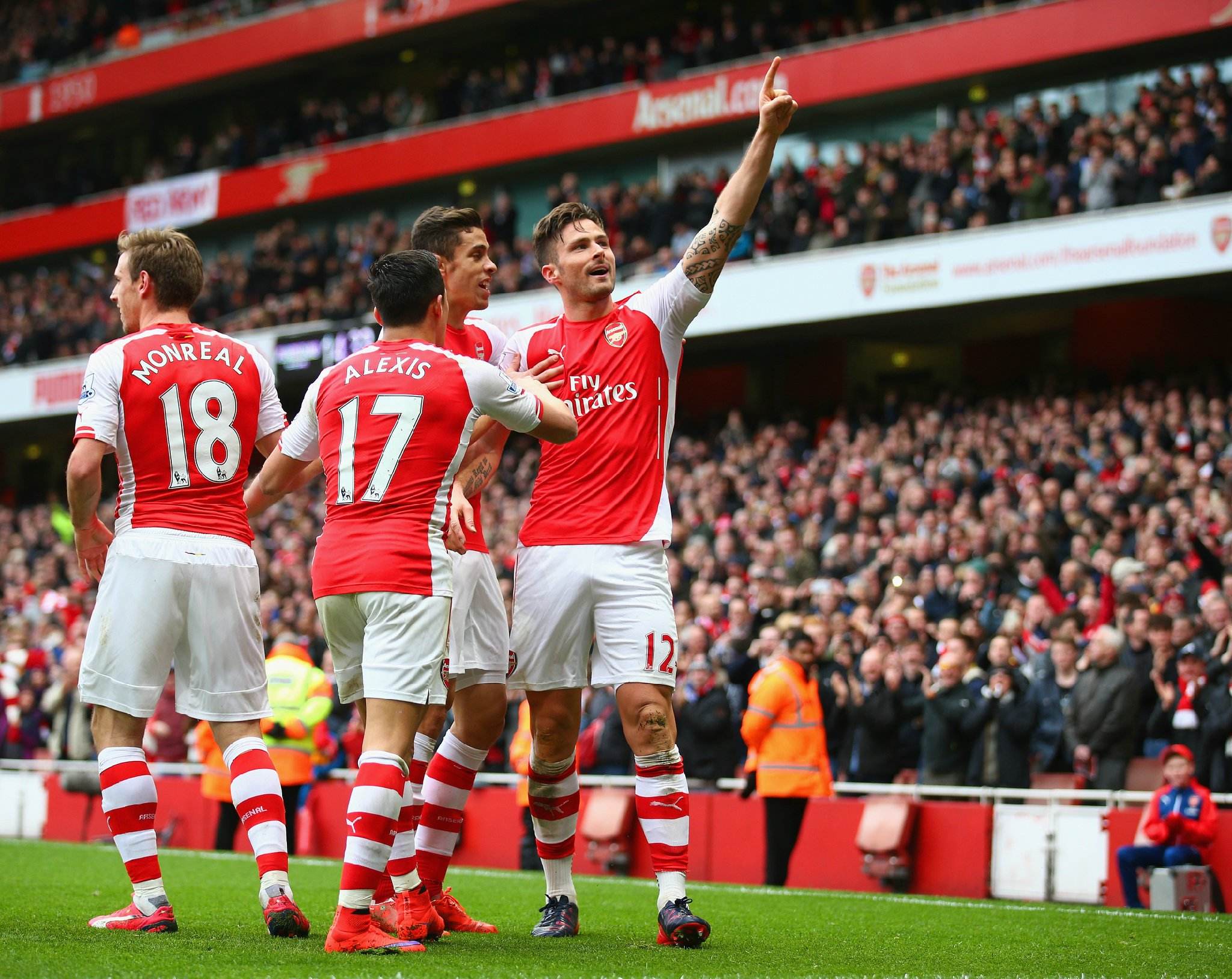 欧冠：巴黎客场2-1逆转曼联（欧冠：巴黎客场2-1翻盘曼联）