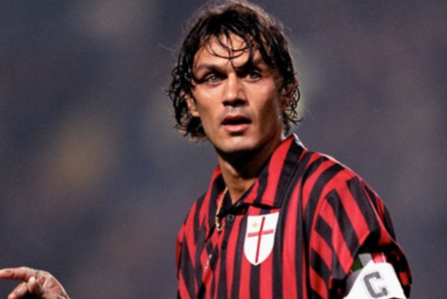 英超半场：米伦科维奇乌龙巴里破门，埃弗顿2-0诺丁汉森林（英超半场战报：米伦科维奇自摆乌龙、巴里建功，埃弗顿2-0领先诺丁汉森林）