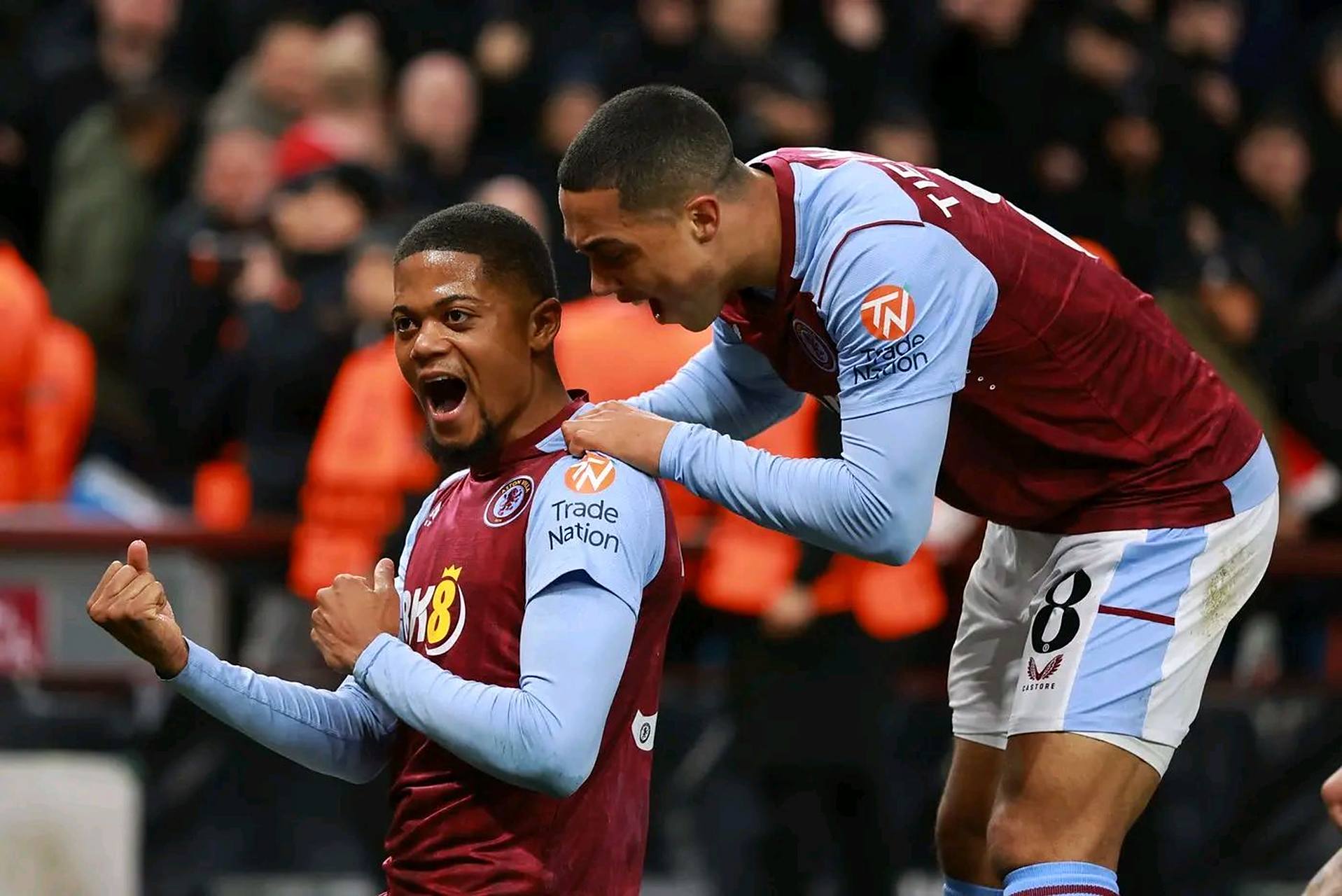 拜仁官方：帕夫洛维奇、比朔夫因病缺席，金玟哉膝盖受伤（拜仁通报：帕夫洛维奇、比朔夫因病缺阵，金玟哉膝部受伤）