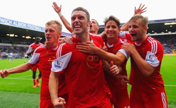 18岁埃斯特旺近6次国家队出场打入5球，成贝利之后首人（18岁埃斯特旺国家队近6战打进5球，成为贝利之后首位达成者）