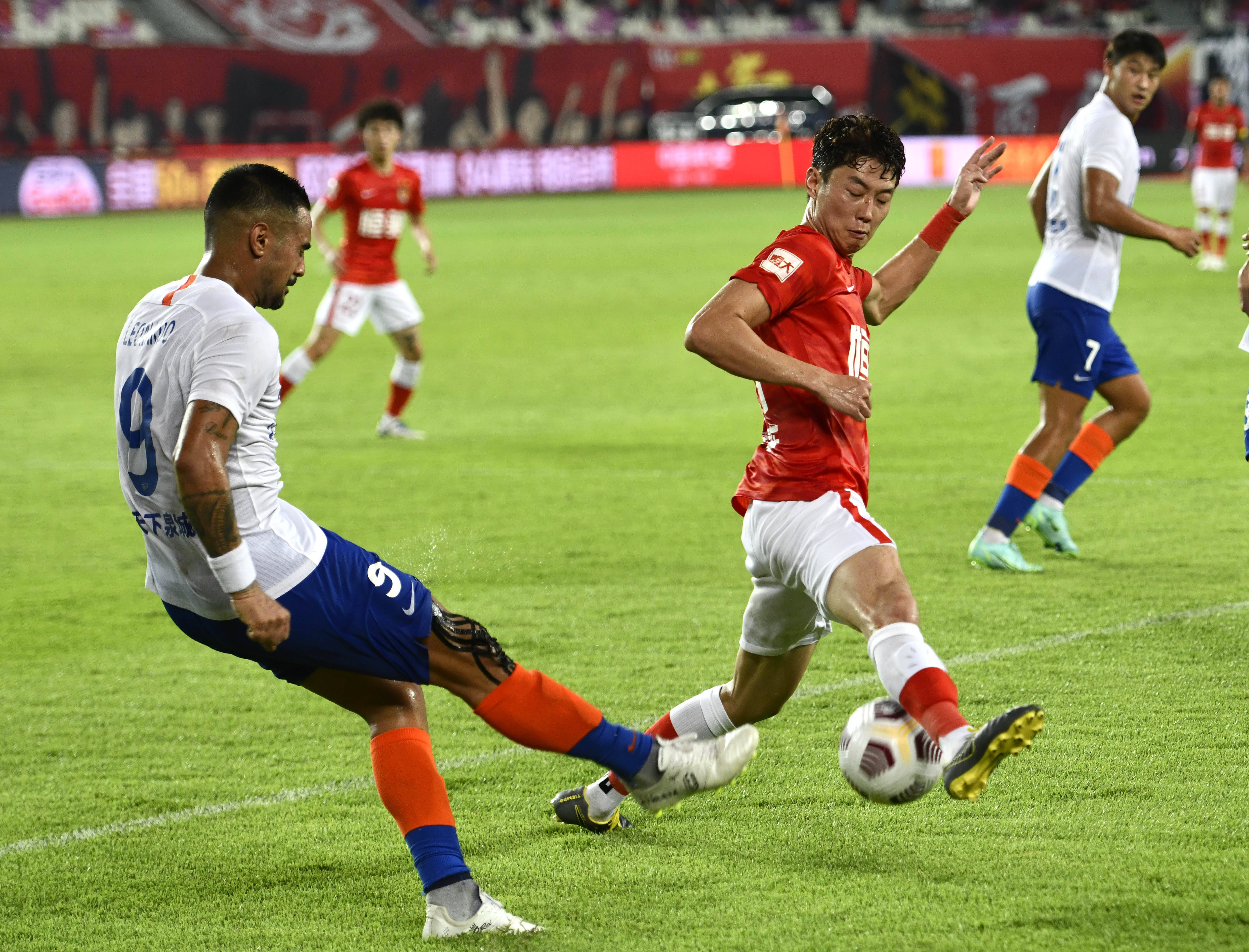 电讯报：若萨拉赫希望离队，沙特联赛有能力出资引进他